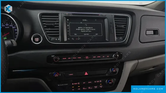 KIA CARNIVAL 9-SEATER LUXURY