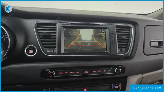 KIA CARNIVAL 9-SEATER LUXURY