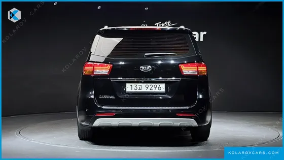 KIA CARNIVAL GASOLINE 9-SEATER NOBLESSE