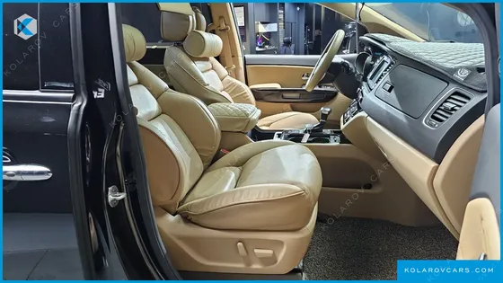 KIA CARNIVAL GASOLINE 9-SEATER NOBLESSE