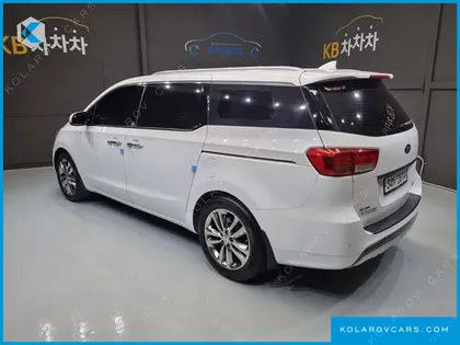 KIA CARNIVAL 7-SEATER LIMOUSINE