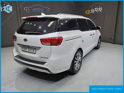 KIA CARNIVAL 7-SEATER LIMOUSINE