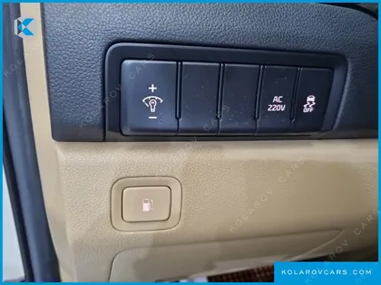 KIA CARNIVAL 7-SEATER LIMOUSINE