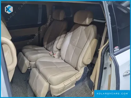 KIA CARNIVAL 7-SEATER LIMOUSINE