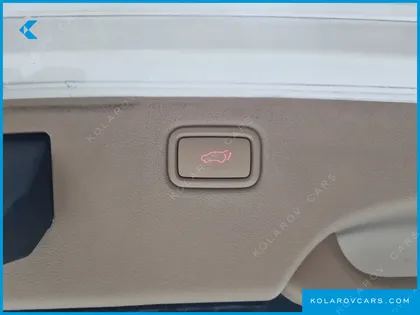 KIA CARNIVAL 7-SEATER LIMOUSINE
