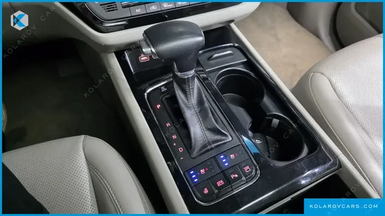 KIA CARNIVAL 9-SEATER NOBLESSE SPECIAL