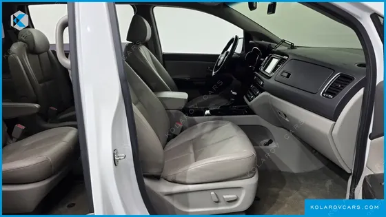 KIA CARNIVAL 9-SEATER NOBLESSE SPECIAL