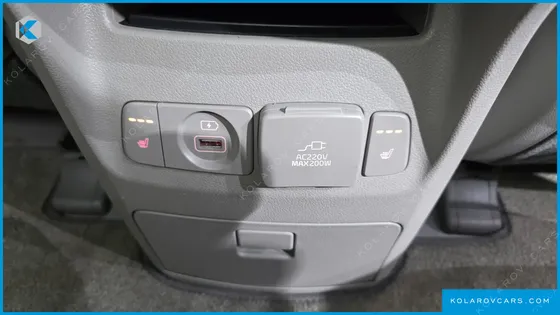 KIA CARNIVAL 9-SEATER NOBLESSE SPECIAL