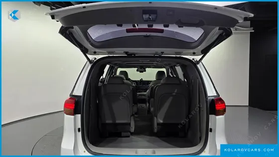 KIA CARNIVAL 9-SEATER NOBLESSE SPECIAL