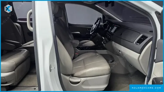 KIA CARNIVAL 7-SEATER LIMOUSINE