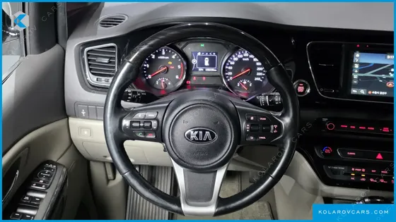 KIA CARNIVAL 7-SEATER LIMOUSINE