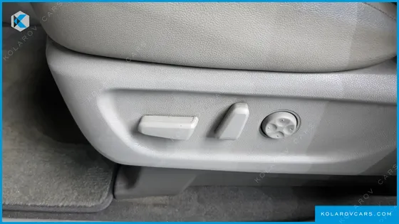 KIA CARNIVAL 7-SEATER LIMOUSINE