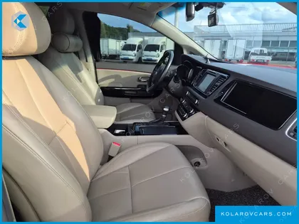 KIA CARNIVAL 9-SEATER NOBLESSE