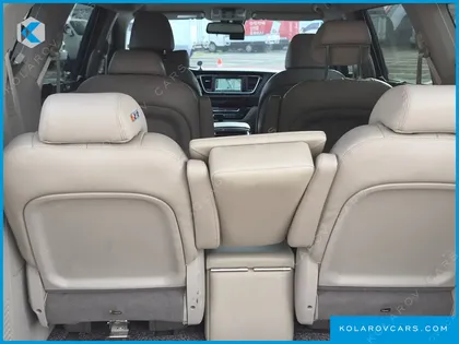 KIA CARNIVAL 9-SEATER NOBLESSE