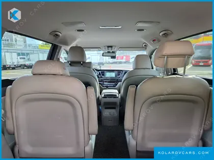 KIA CARNIVAL 9-SEATER NOBLESSE