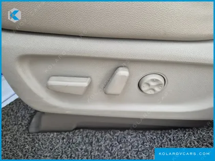 KIA CARNIVAL 9-SEATER NOBLESSE