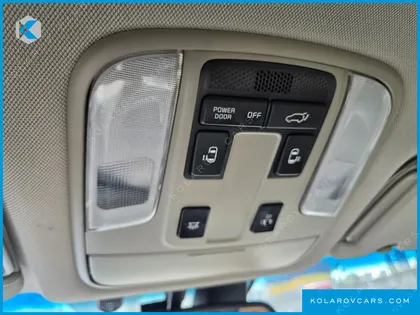 KIA CARNIVAL 9-SEATER NOBLESSE