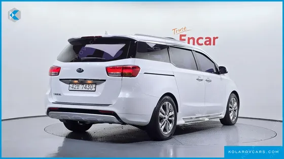 KIA CARNIVAL 9-SEATER NOBLESSE