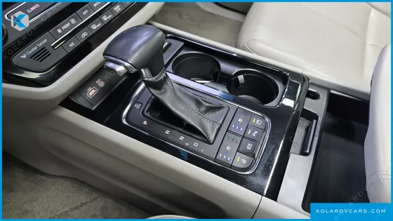 KIA CARNIVAL 9-SEATER NOBLESSE
