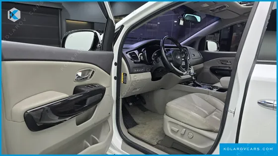 KIA CARNIVAL 9-SEATER NOBLESSE