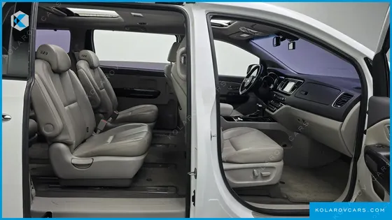 KIA CARNIVAL 9-SEATER NOBLESSE
