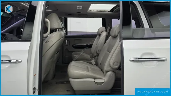 KIA CARNIVAL 9-SEATER NOBLESSE