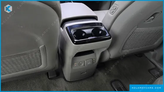 KIA CARNIVAL 9-SEATER NOBLESSE