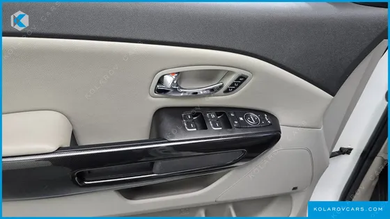 KIA CARNIVAL 9-SEATER NOBLESSE