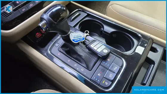 KIA CARNIVAL 9-SEATER NOBLESSE