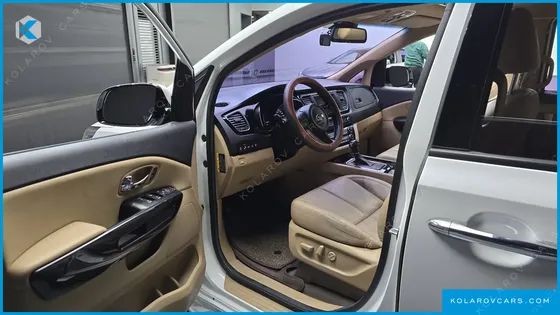 KIA CARNIVAL 9-SEATER NOBLESSE