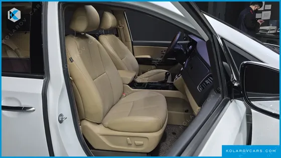 KIA CARNIVAL 9-SEATER NOBLESSE