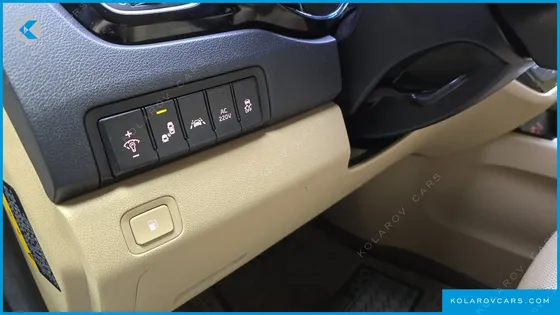 KIA CARNIVAL 9-SEATER NOBLESSE