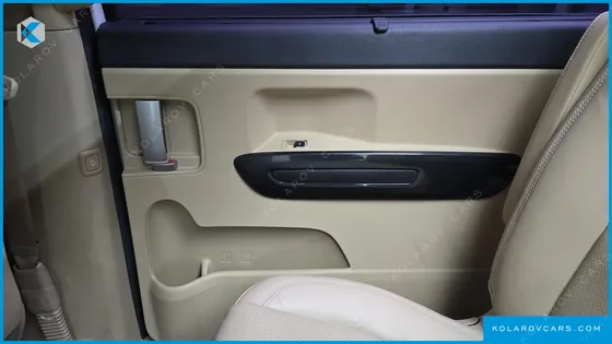 KIA CARNIVAL 9-SEATER NOBLESSE