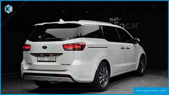 KIA CARNIVAL 7-SEATER LIMOUSINE