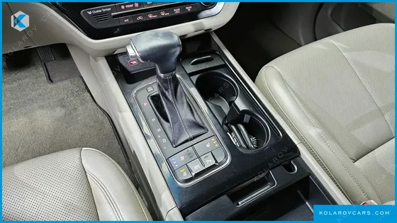 KIA CARNIVAL 7-SEATER LIMOUSINE