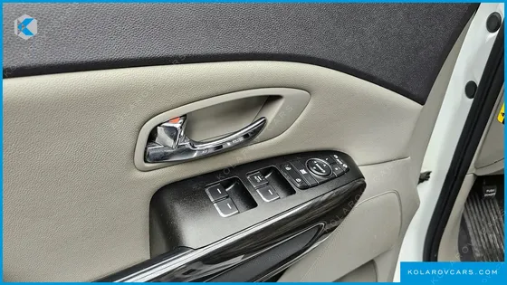 KIA CARNIVAL 7-SEATER LIMOUSINE