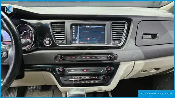KIA CARNIVAL 7-SEATER LIMOUSINE