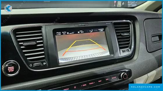 KIA CARNIVAL 7-SEATER LIMOUSINE