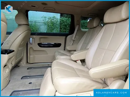 KIA CARNIVAL 7-SEATER LIMOUSINE