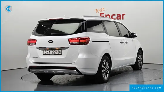KIA CARNIVAL 9-SEATER LUXURY