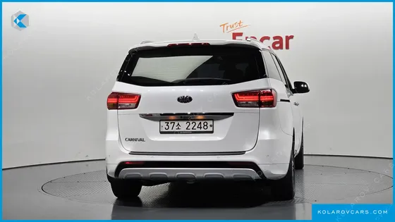 KIA CARNIVAL 9-SEATER LUXURY