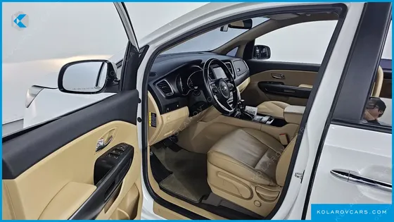 KIA CARNIVAL 9-SEATER LUXURY