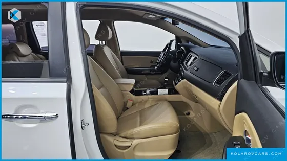 KIA CARNIVAL 9-SEATER LUXURY