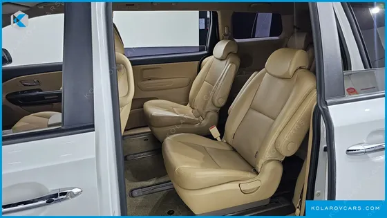 KIA CARNIVAL 9-SEATER LUXURY
