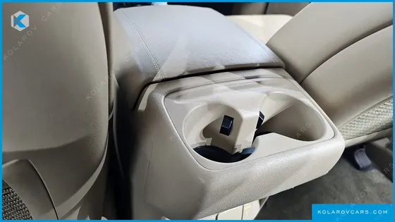 KIA CARNIVAL 9-SEATER LUXURY