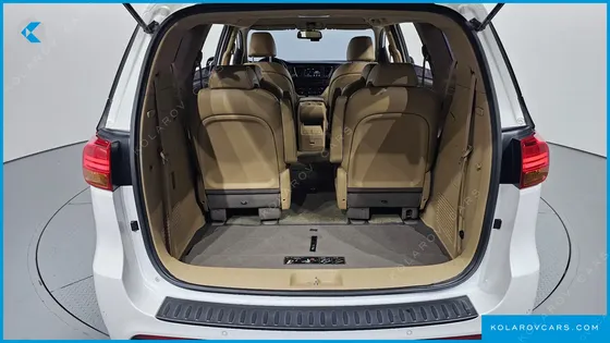 KIA CARNIVAL 9-SEATER LUXURY
