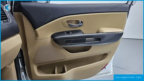 KIA CARNIVAL 9-SEATER LUXURY