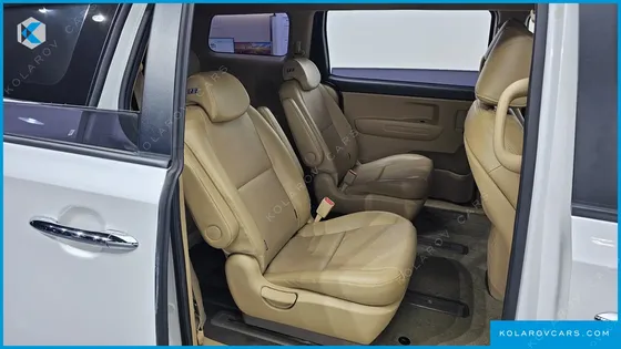 KIA CARNIVAL 9-SEATER LUXURY