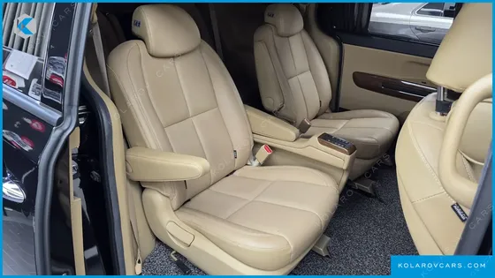 KIA CARNIVAL GASOLINE 9-SEATER HI-LIMOUSINE