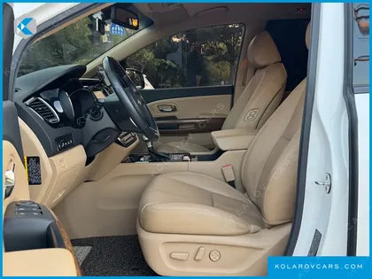 KIA CARNIVAL GASOLINE 9-SEATER HI-LIMOUSINE